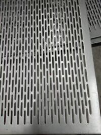 冲孔网开孔率：定义、计算公式及其对过滤与通风性能的关键影响